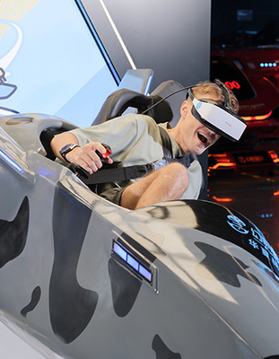 Ambil Simulasi Penerbangan Anda ke tingkat berikutnya dengan VR Flight Simulator Single-player 395kg Gamepad Controls